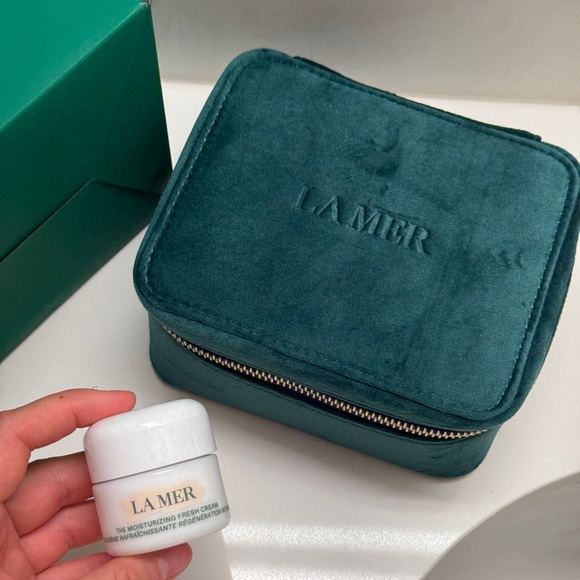 La Mer the moisturizing Soft Cream with emerald Velvet Case brand new - Picture 12 of 16